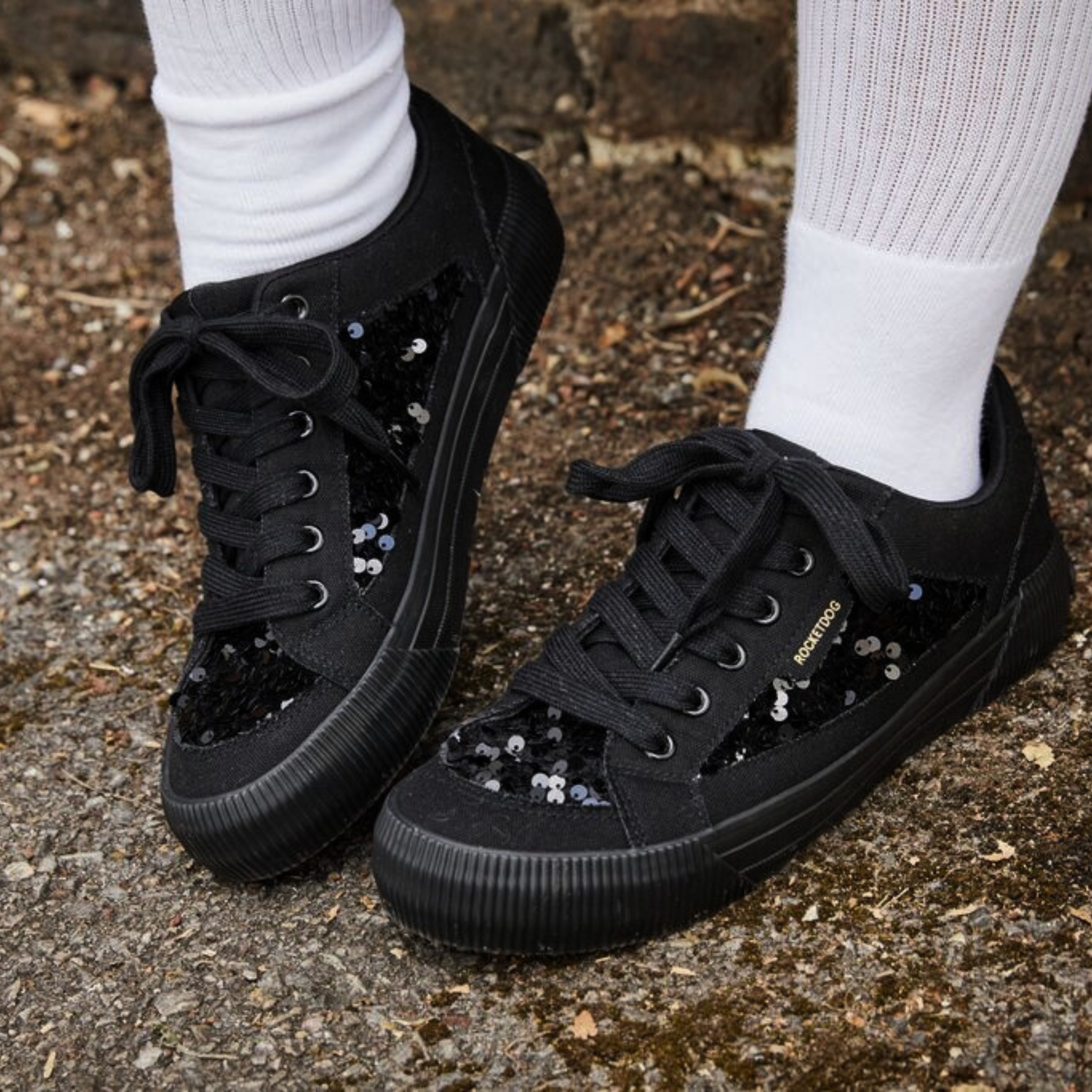 Women's black sneaker, playful and comfortable – Rocket Dog Cheery