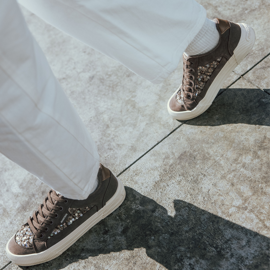 Women's brown sneaker, playful and comfortable – Rocket Dog Cheery