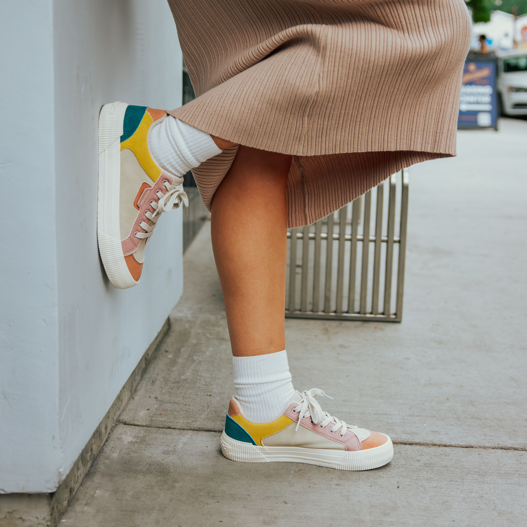 Women's color block sneaker, playful and comfortable – Rocket Dog Cheery