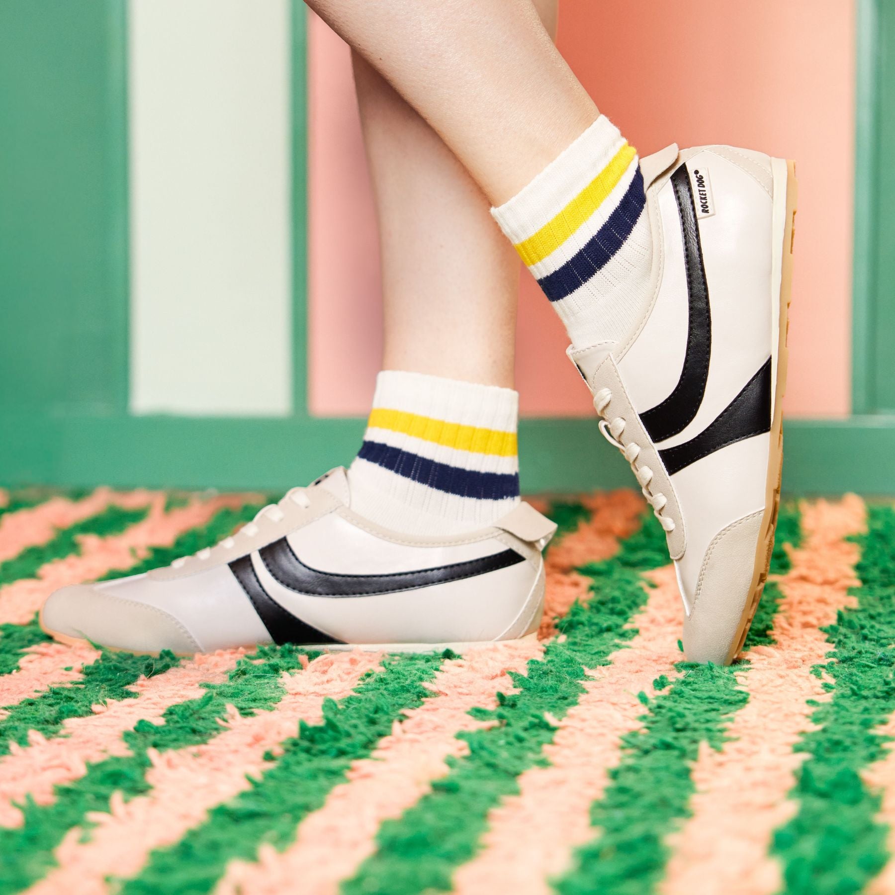 Women's white sneaker, playful and comfortable – Rocket Dog Destin