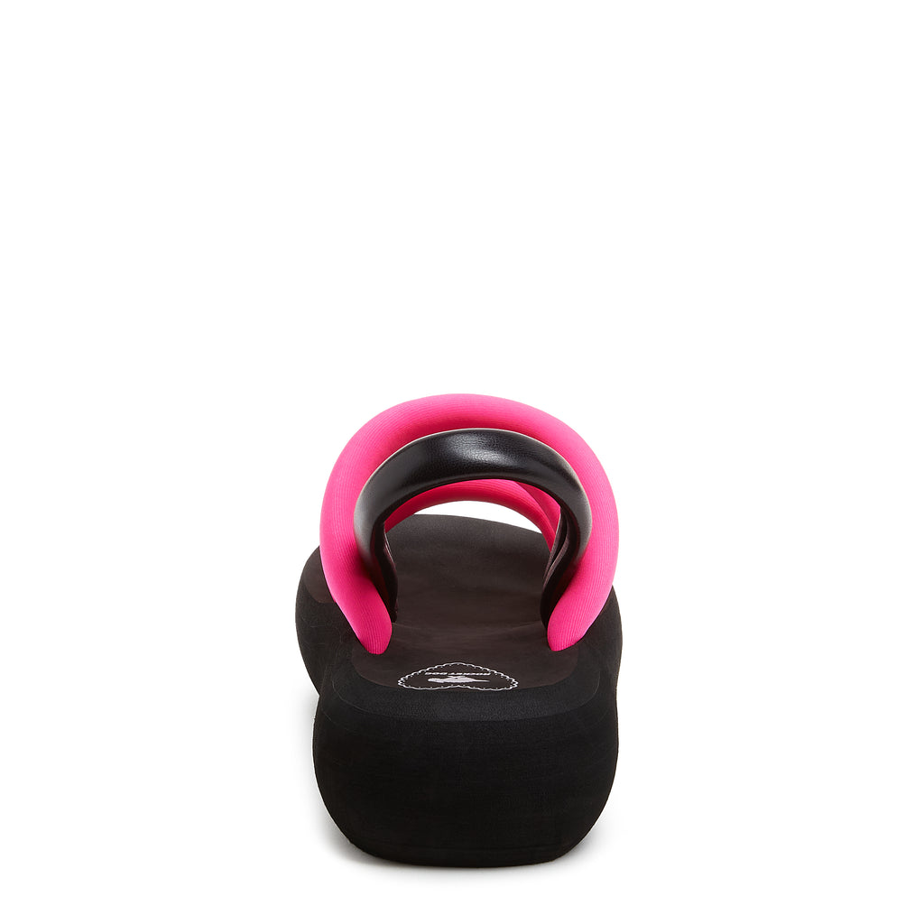 Pink women's sandal with Rocket Dog comfort, everyday style