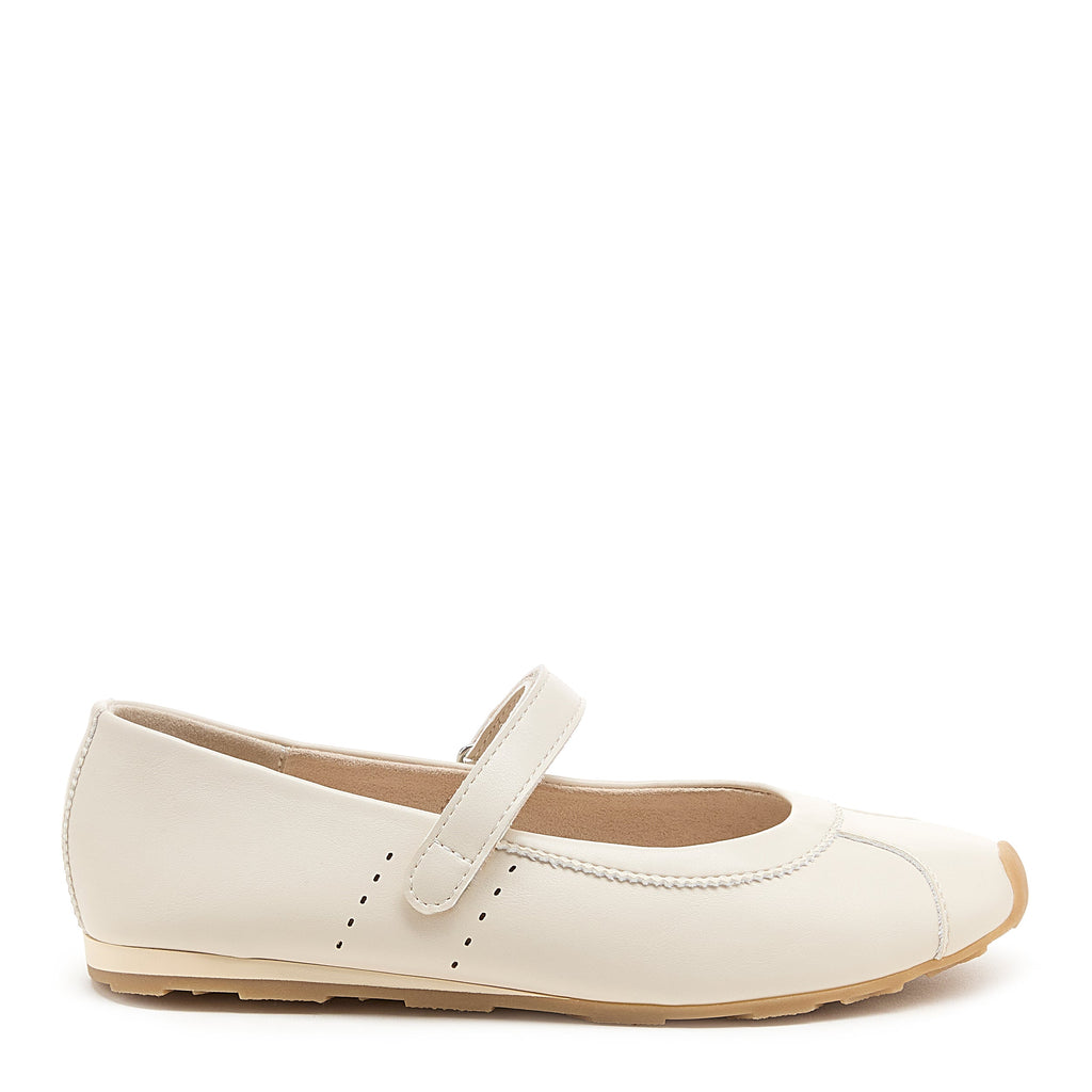 Rocket Dog Dally white flat, women's everyday shoe