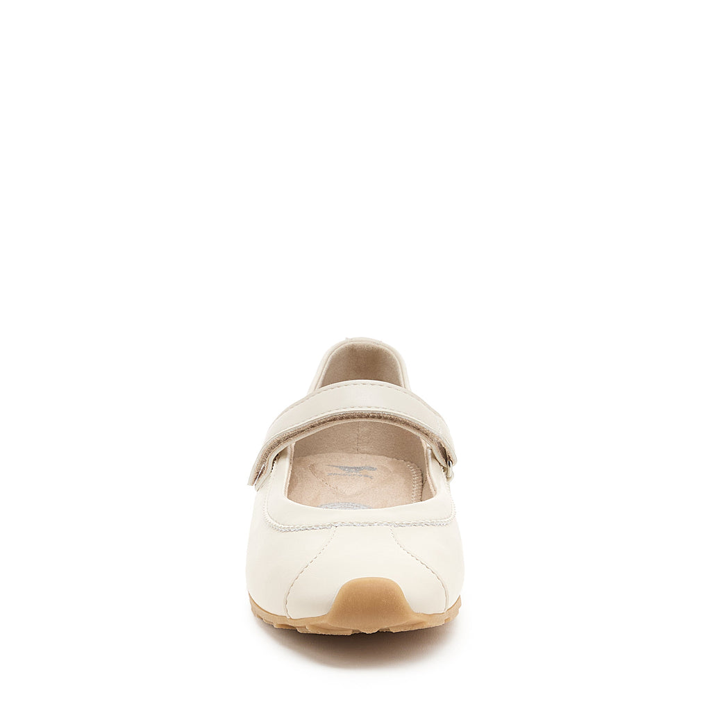 White women's flat with Rocket Dog comfort, everyday style