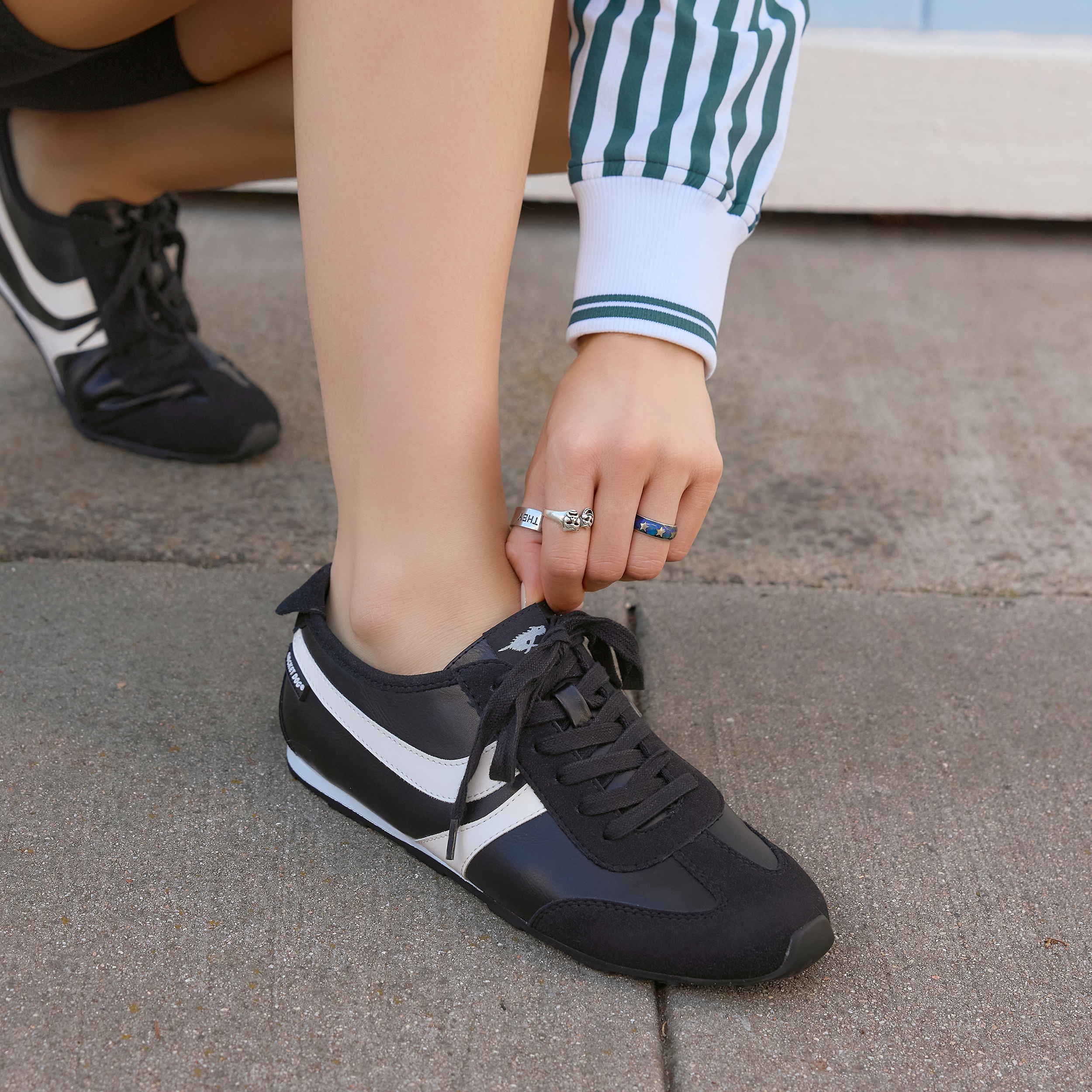 Rocket Dog Destin black sneaker, women's playful shoe