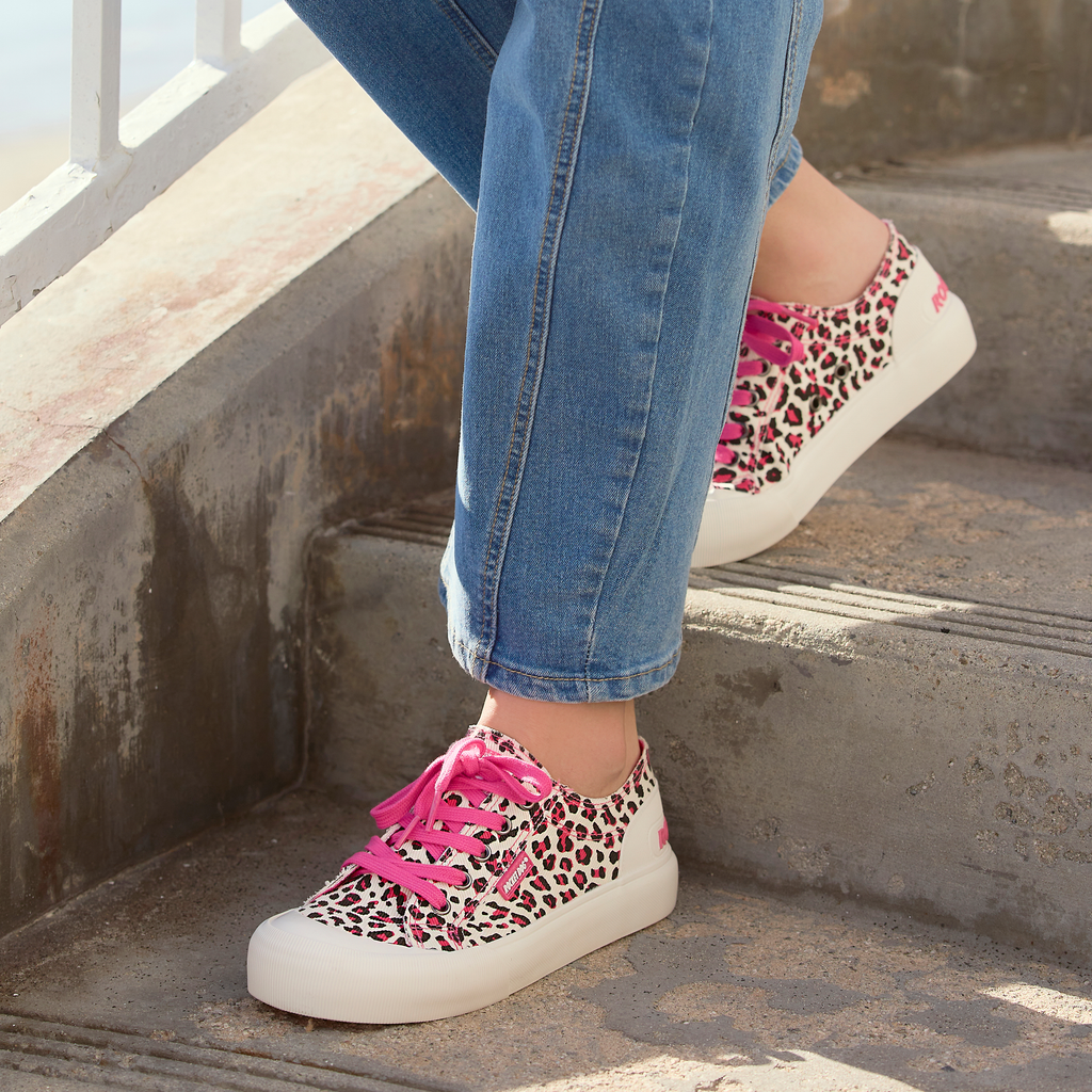 Rocket Dog Jazzin pink sneaker, women's playful shoe