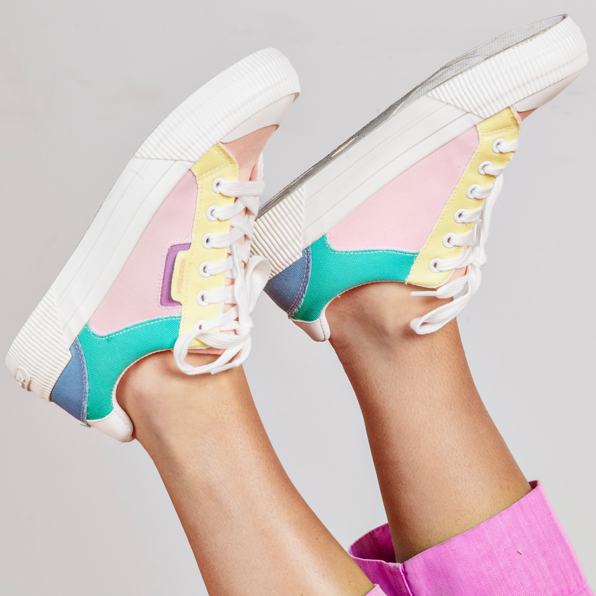 Women's color block sneaker, playful and comfortable – Rocket Dog Cheery