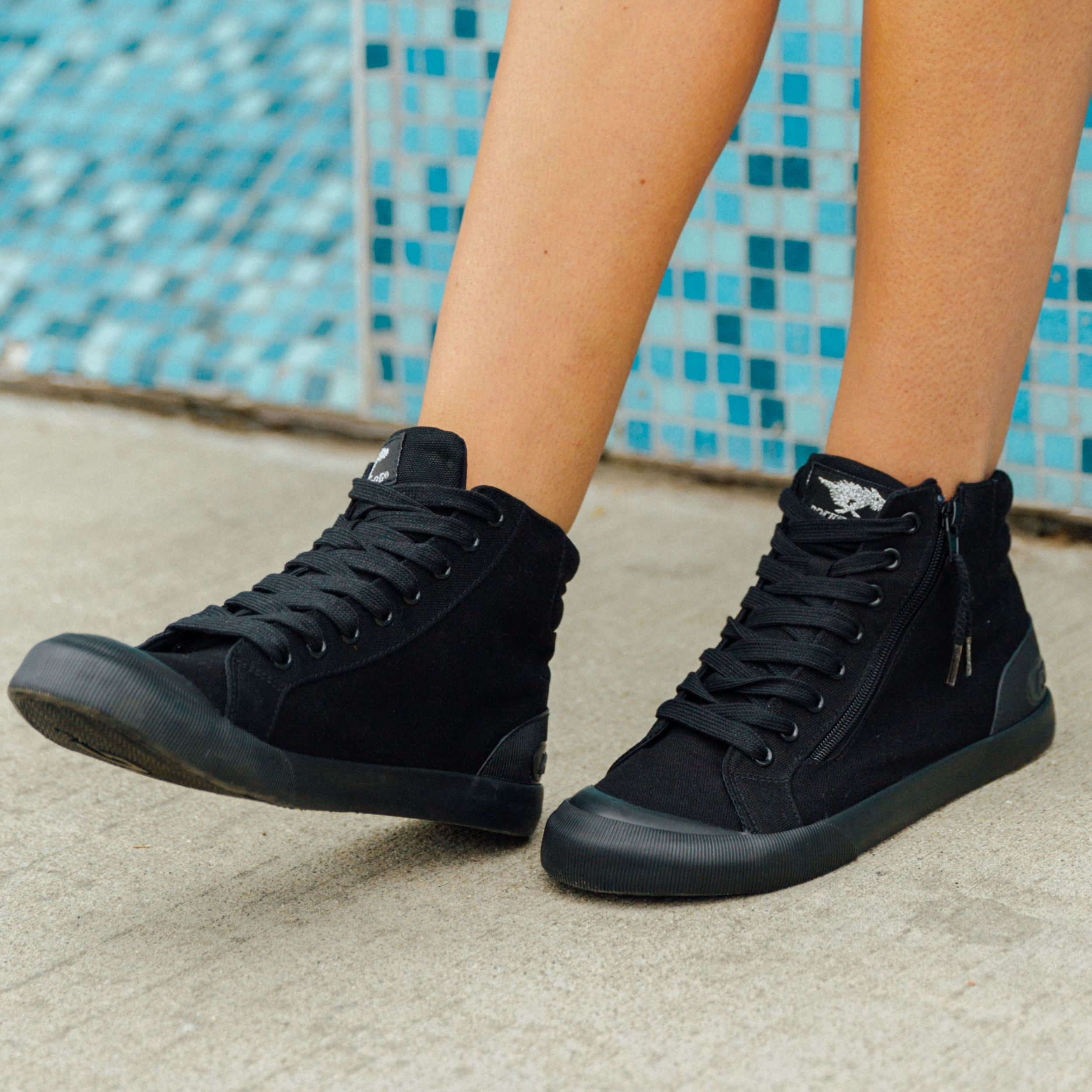 Women's black sneaker, playful and comfortable – Rocket Dog Jazzin