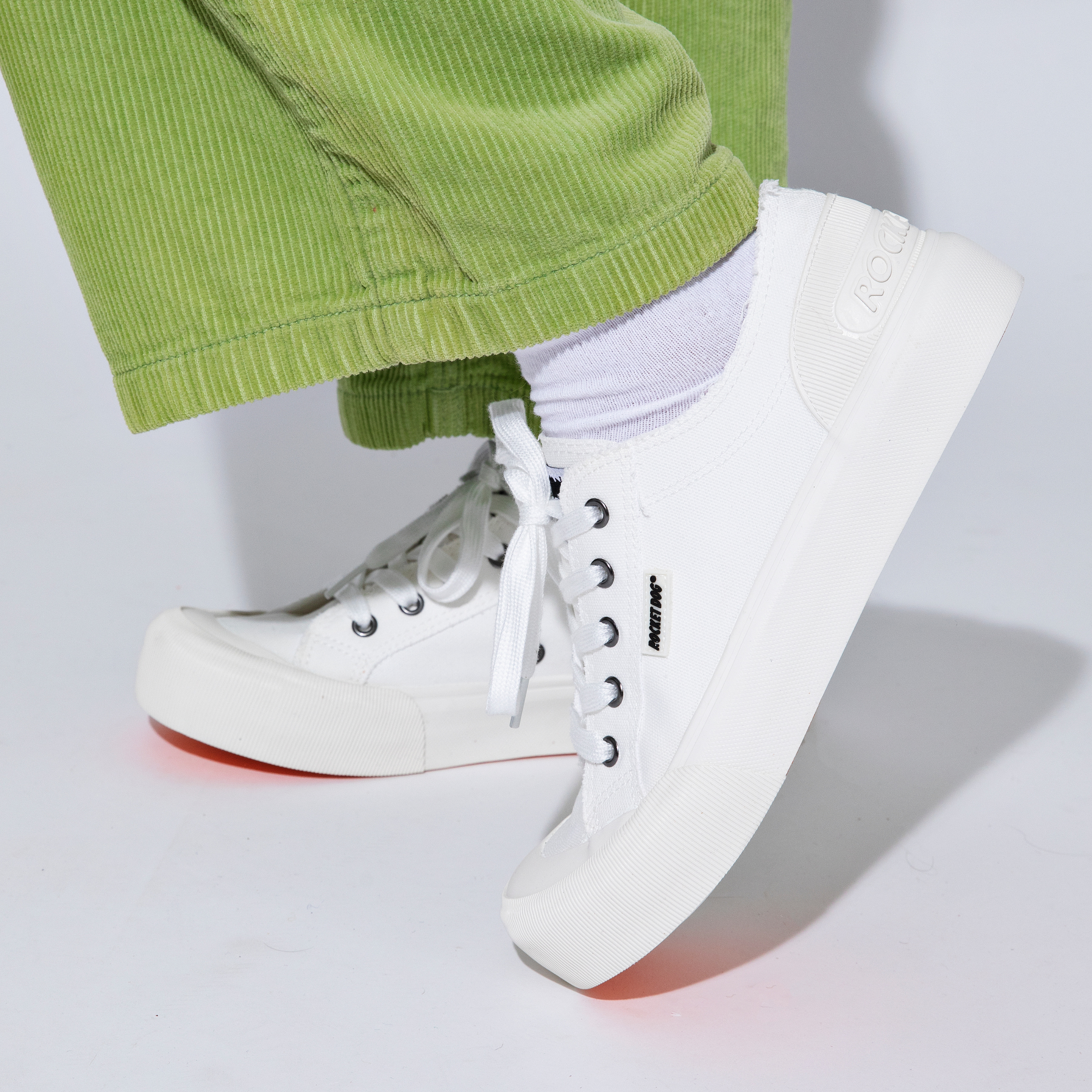 Women's white sneaker, playful and comfortable – Rocket Dog Jazzin