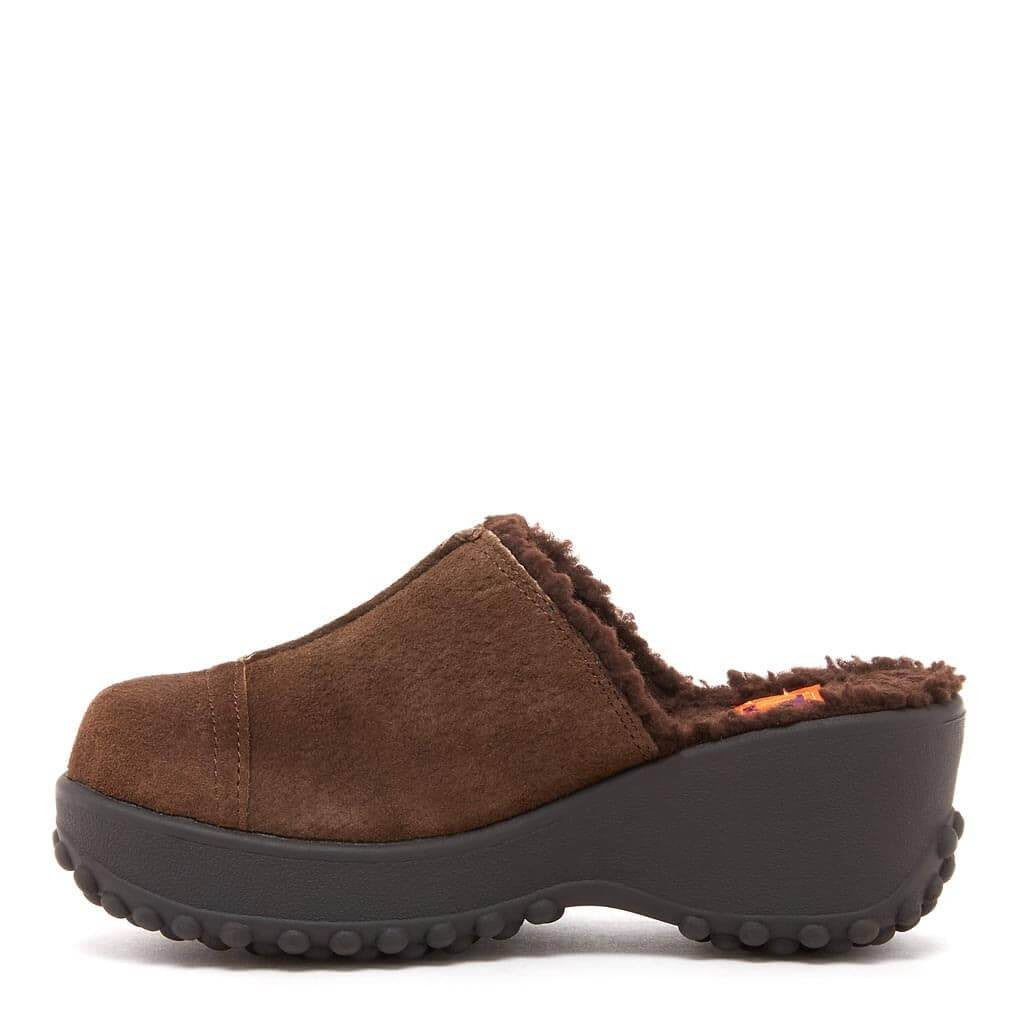 Women's cozy brown nubuck clog, easy everyday wear – Rocket Dog Fran