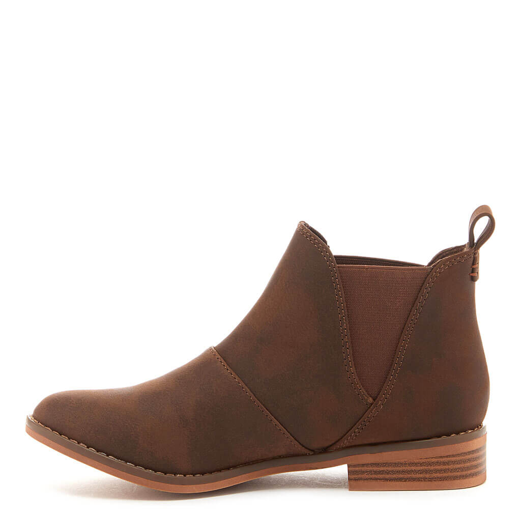 Brown ankle boot with cushioned footbed, women's casual style – Rocket Dog Maylon